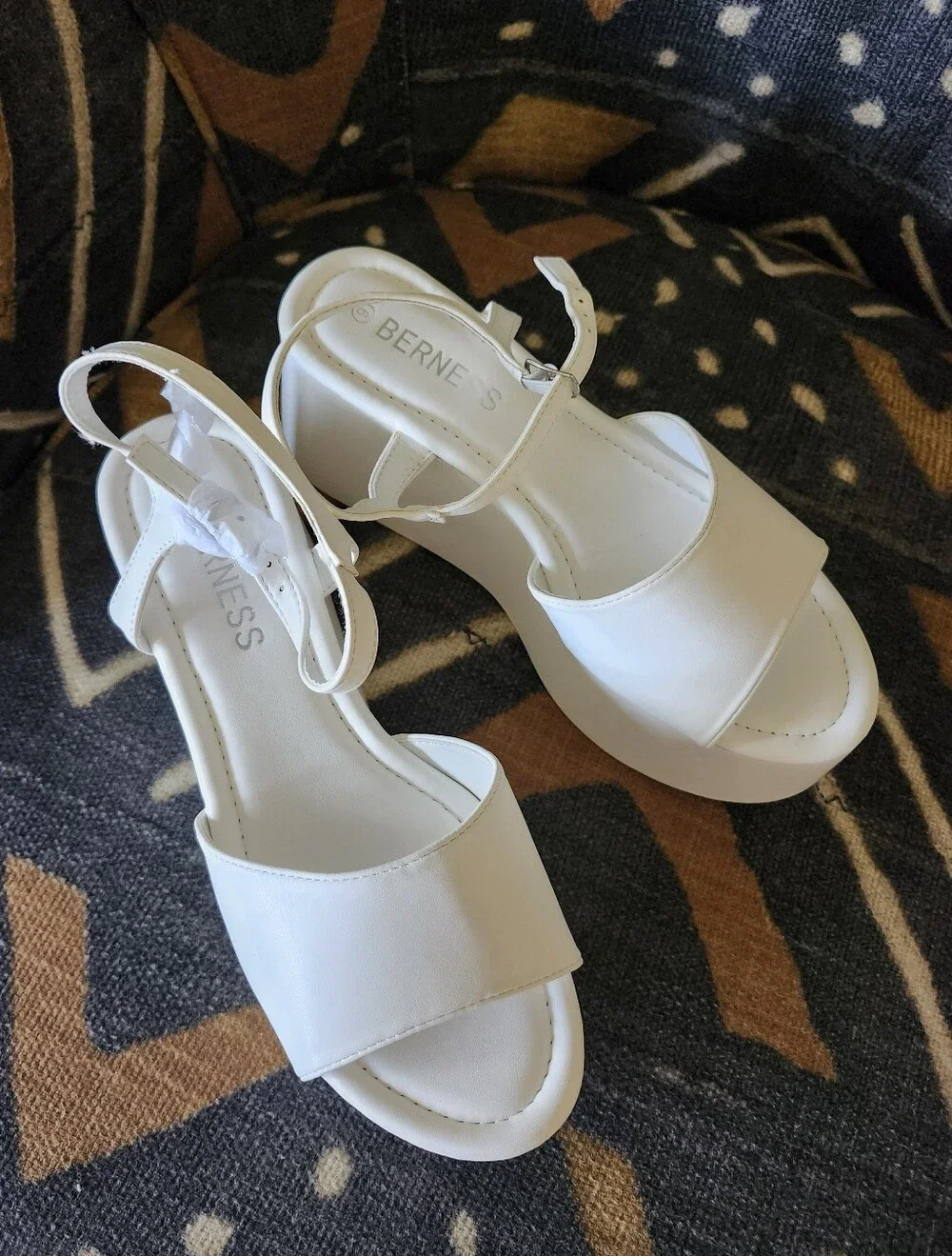 Sale🗯Berness Georgina White Platform Sandals